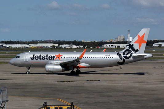 Pre-Order Phoenix Models 1:400 JetStar Australia Airbus A320 VH-XNJ 12033