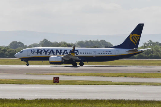 Pre-Order Phoenix Models 1:400 Ryanair Boeing 737 MAX 8 EI-IKY 12037