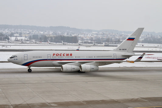 Phoenix Models 1:400 Rossiya Ilyushin IL-96-300 RA-96018 12053