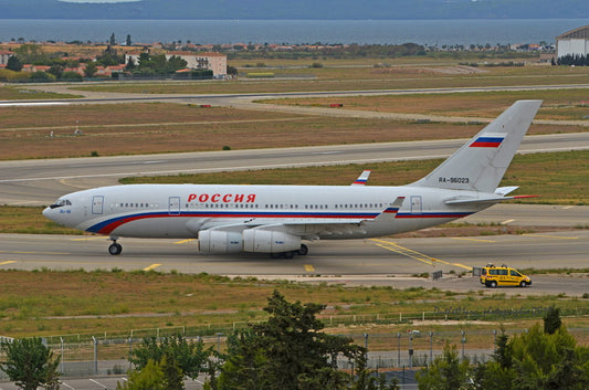 Phoenix Models 1:400 Rossiya Ilyushin IL-96-300 RA-96023 12054