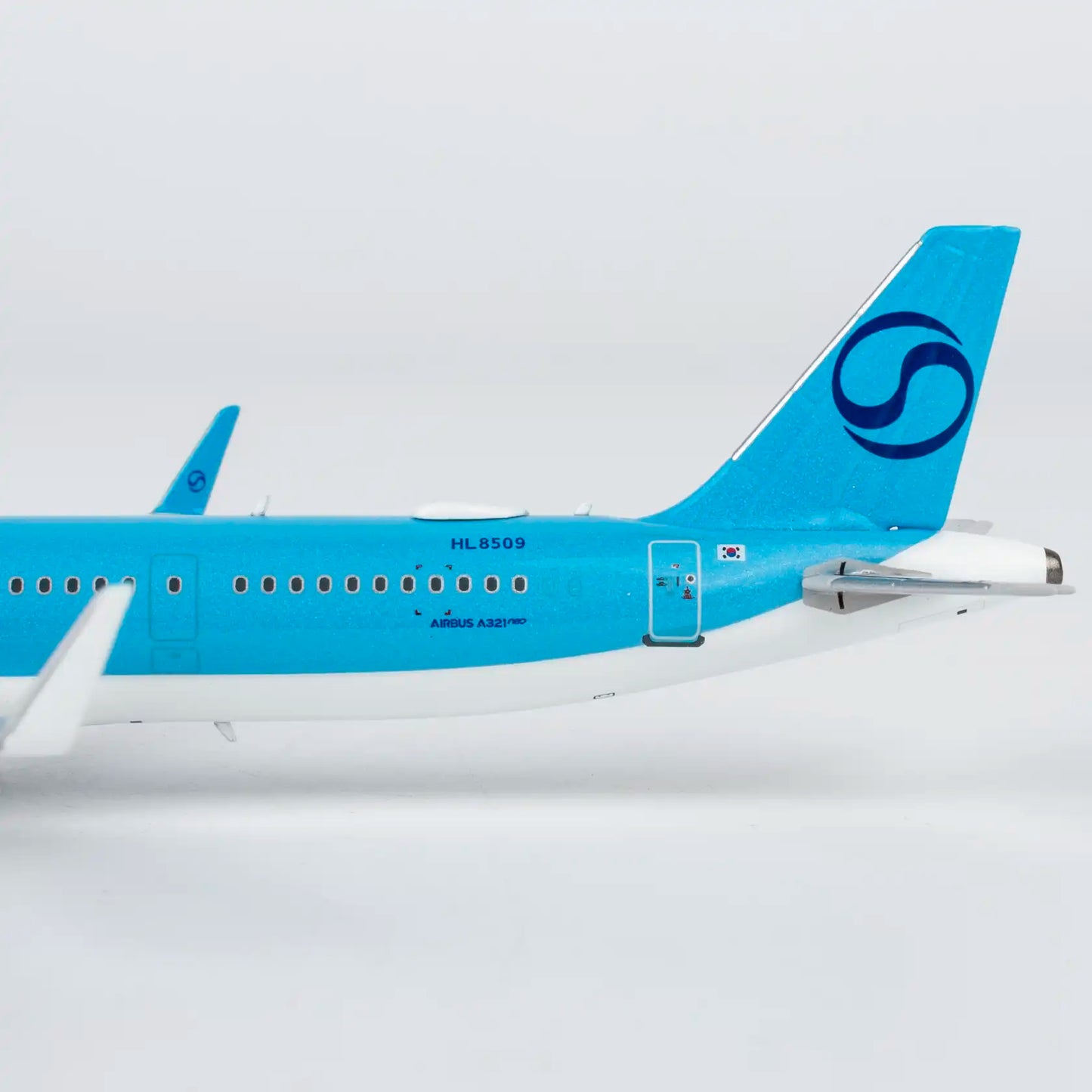 NG Models 1:400 Korean Air Airbus A321neo HL8509 "First A321 in New Livery" 13144