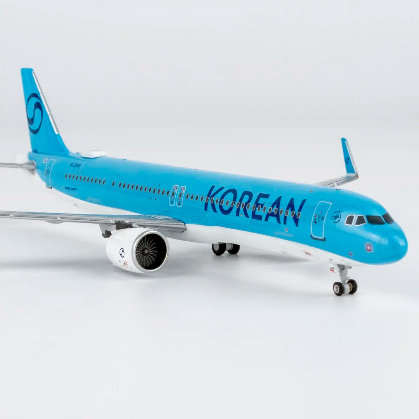 NG Models 1:400 Korean Air Airbus A321neo HL8509 "First A321 in New Livery" 13144