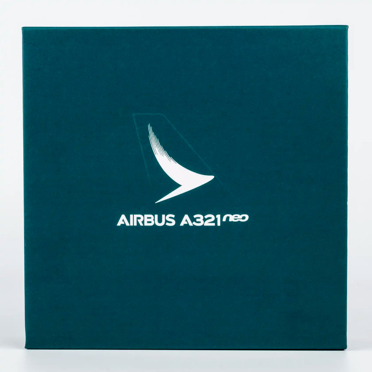 NG ULTIMATE 1:400 Cathay Pacific Airbus A321neo B-HQD "Large Titles" 13161
