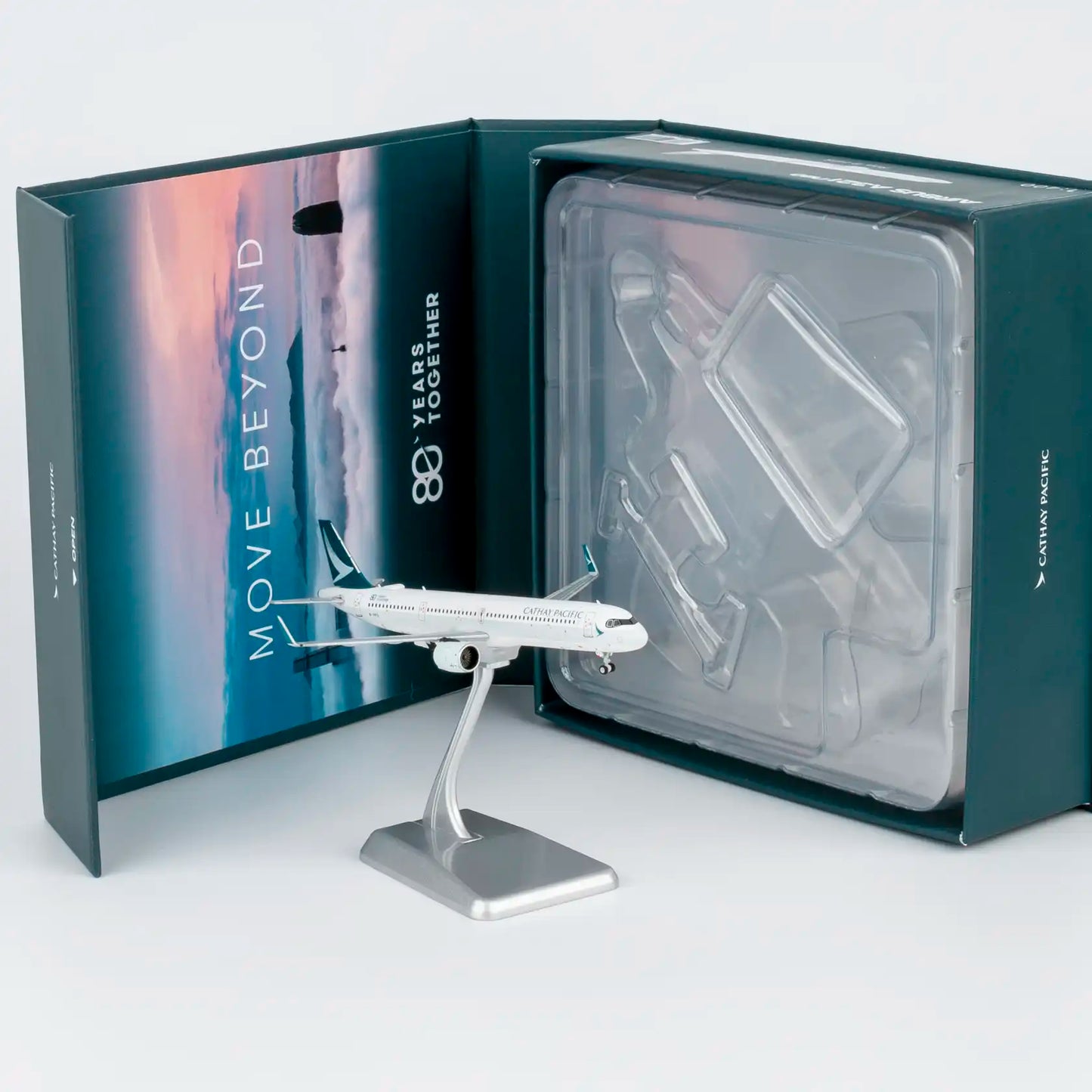 NG ULTIMATE 1:400 Cathay Pacific Airbus A321neo B-HPS "80 Years Together" 13164