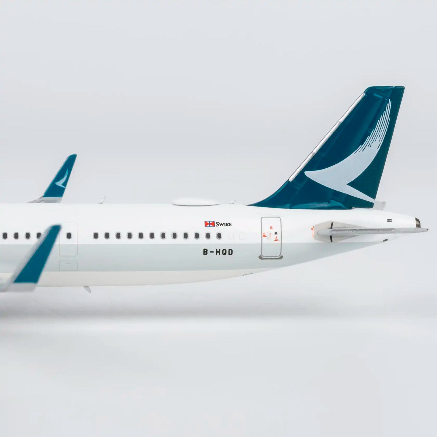 NG Models 1:400 Cathay Pacific Airbus A321neo B-HQD "Larger Titles" 13165