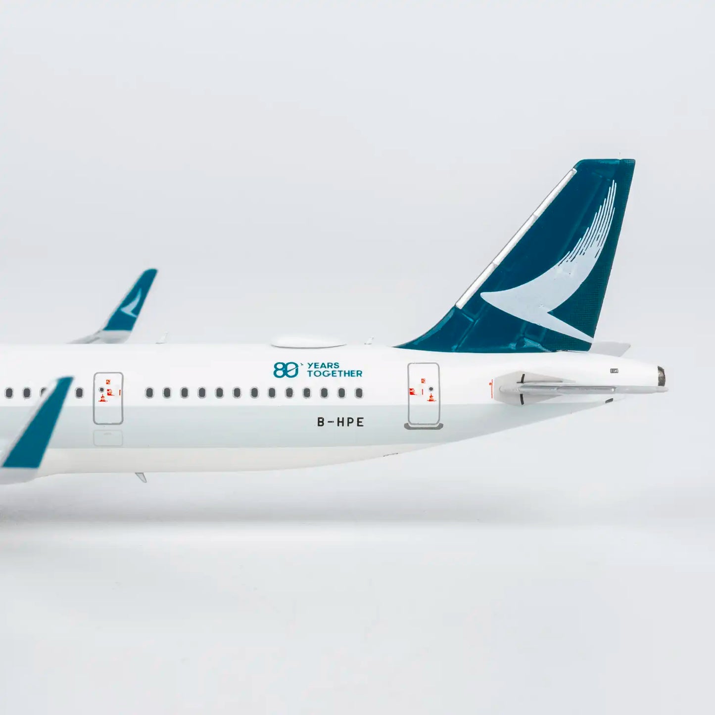 NG Models 1:400 Cathay Pacific Airbus A321neo B-HPE "80 Years Together" 13166