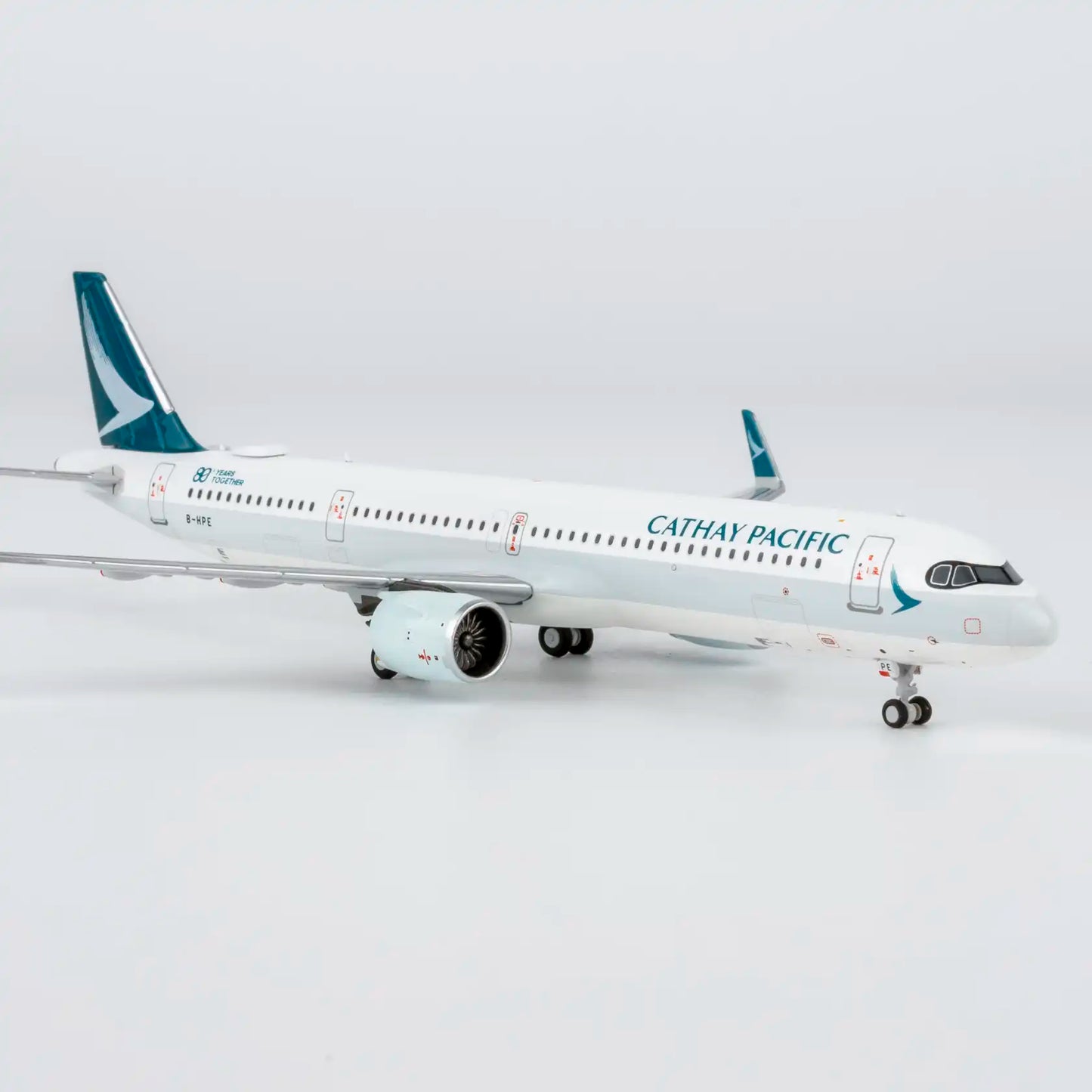 NG Models 1:400 Cathay Pacific Airbus A321neo B-HPE "80 Years Together" 13166