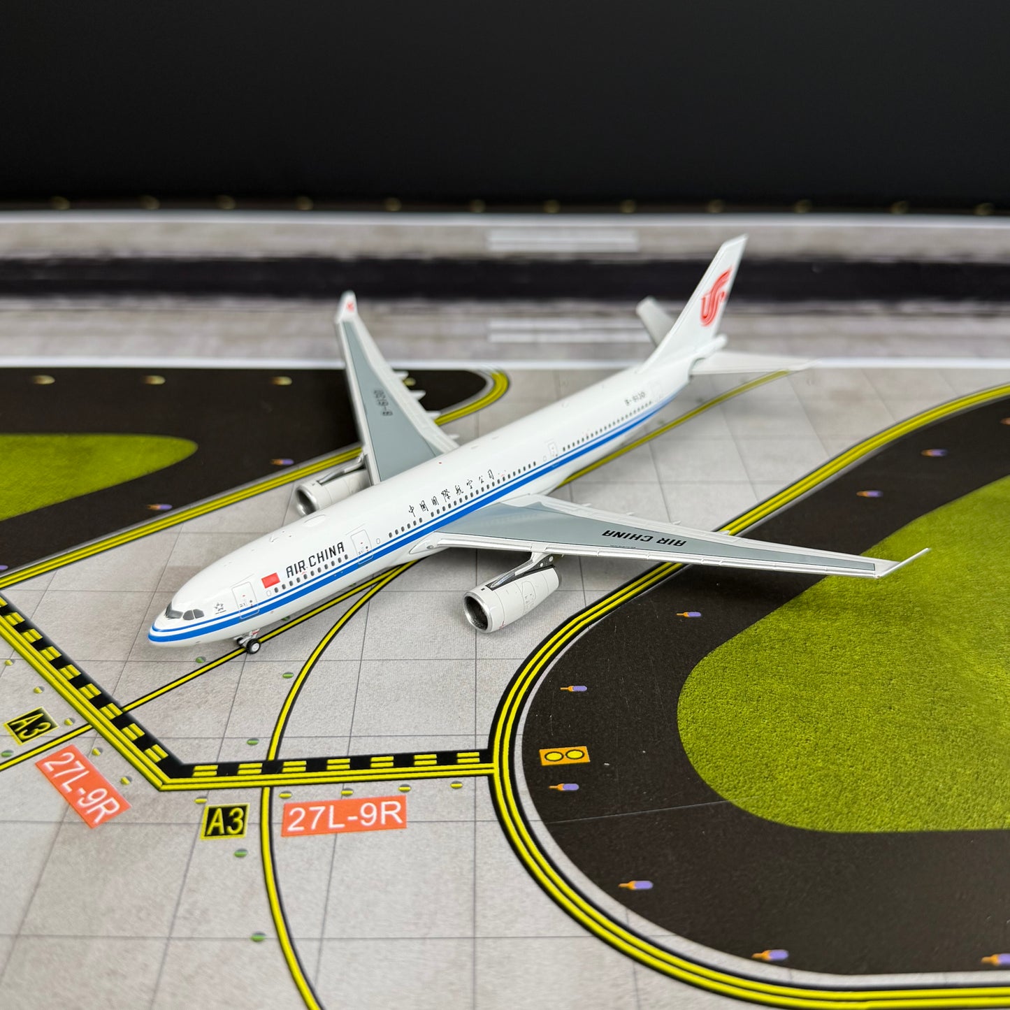 Kylin Models 1:400 Air China Airbus A330-200 B-6130 "Chinese Government" K332CCA01