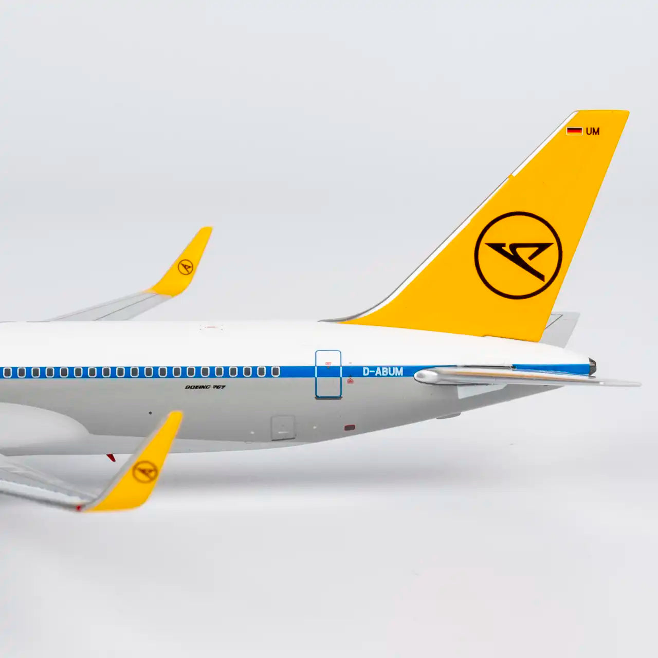 NG Models 1:400 Condor Boeing 767-300ER D-ABUM "retro colors with white nose" 17009