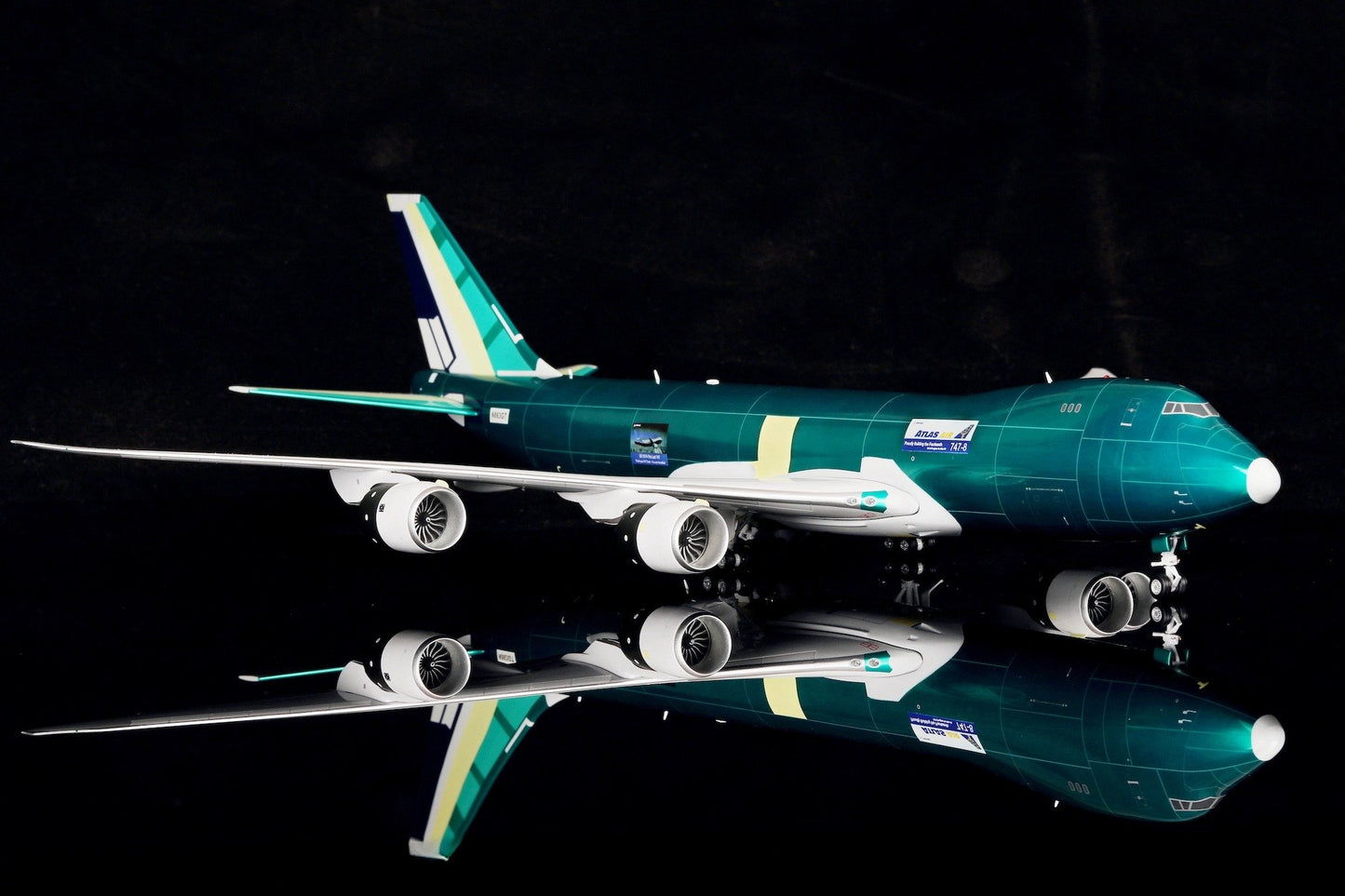 Pre-Order SQ Wings 1:200 Atlas Air Boeing 747-8F N863GT "Assembly Colors" L2015