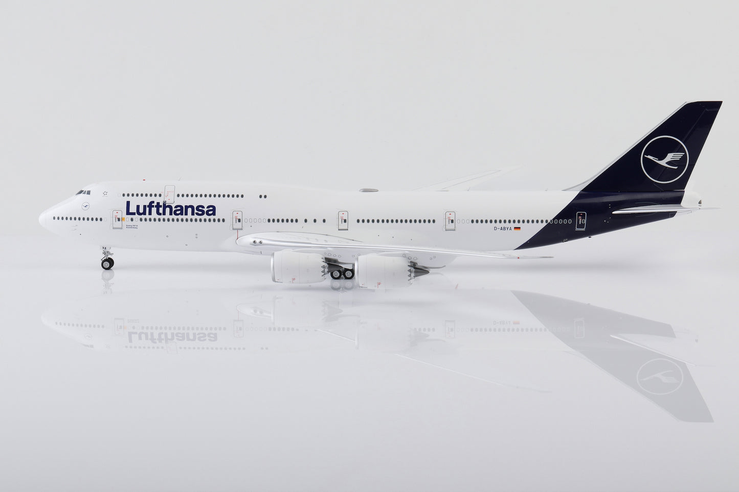 Pre-Order SQ Wings 1:200 Lufthansa Boeing 747-8 D-ABYA L2054