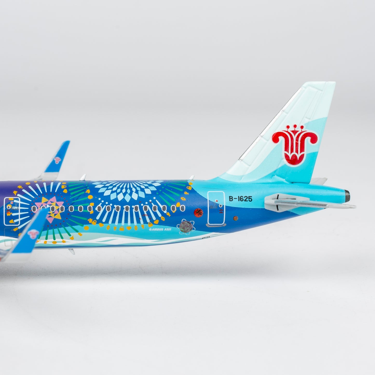 NG Models 1:400 China Southern Airlines Airbus A321 B-1625 "CICP Expo" 24058