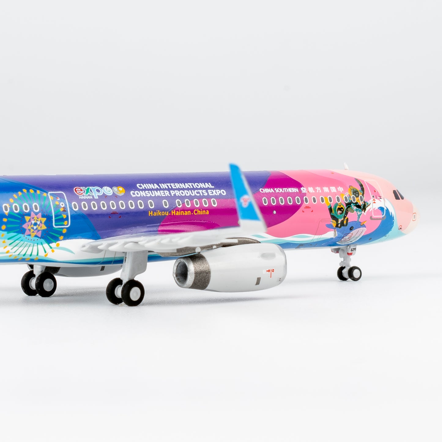 NG Models 1:400 China Southern Airlines Airbus A321 B-1625 "CICP Expo" 24058