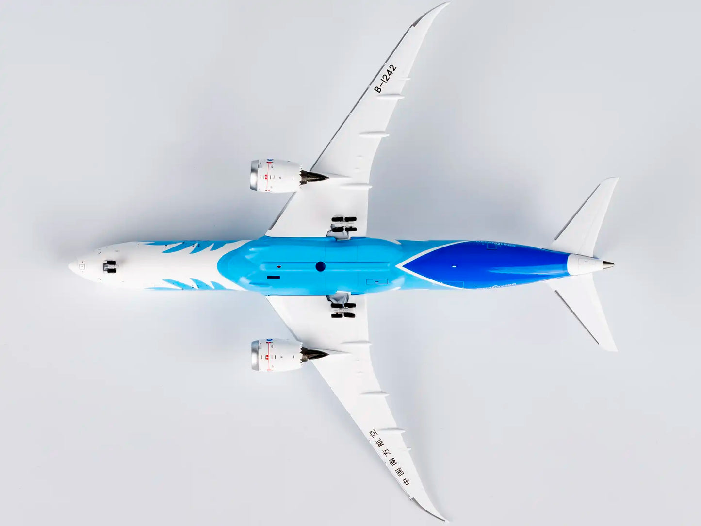NG Models 1:400 China Southern Airlines Boeing 787-9 B-1242 "1sth 787-9" 24177