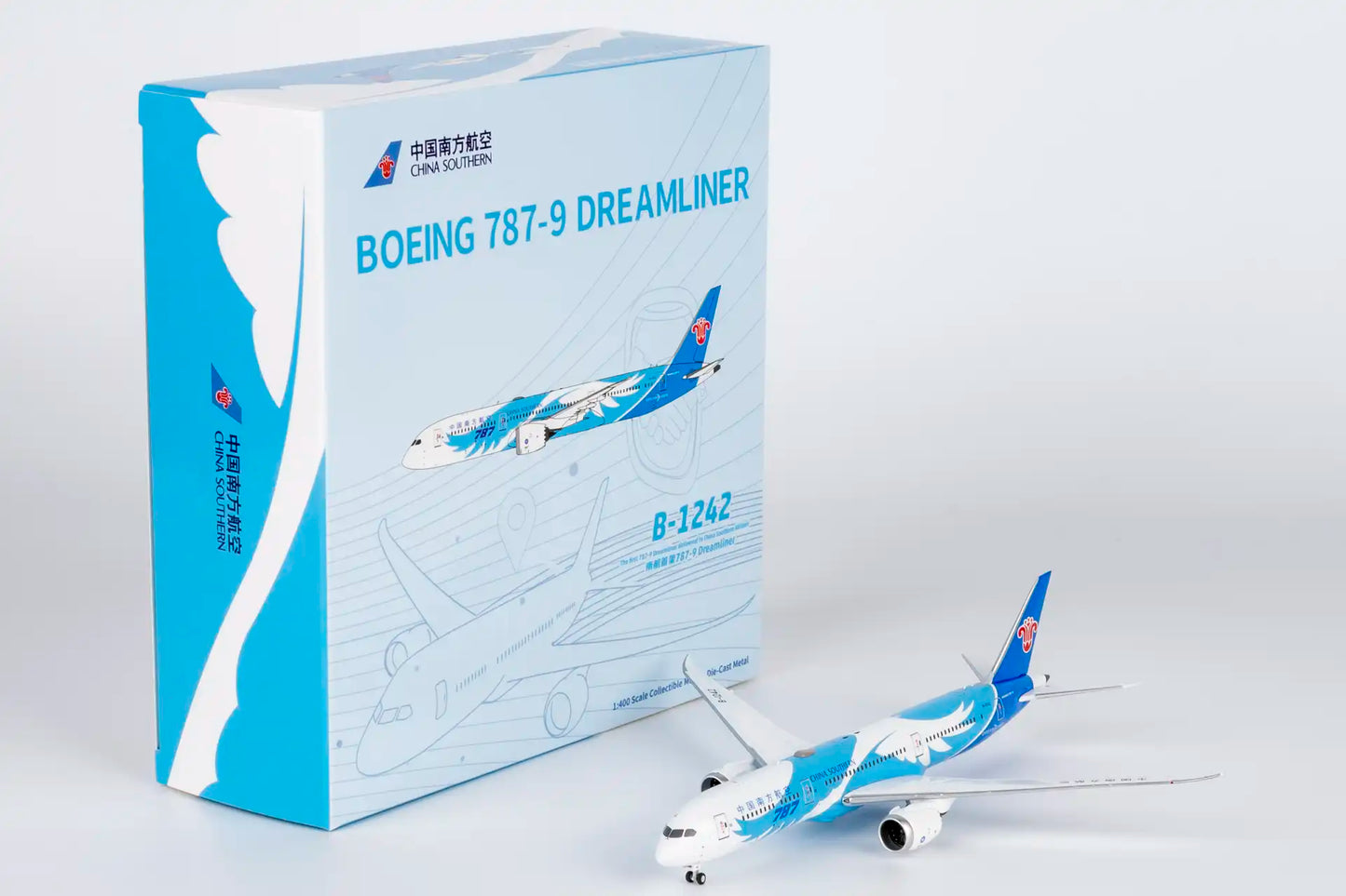 NG Models 1:400 China Southern Airlines Boeing 787-9 B-1242 "1sth 787-9" 24177