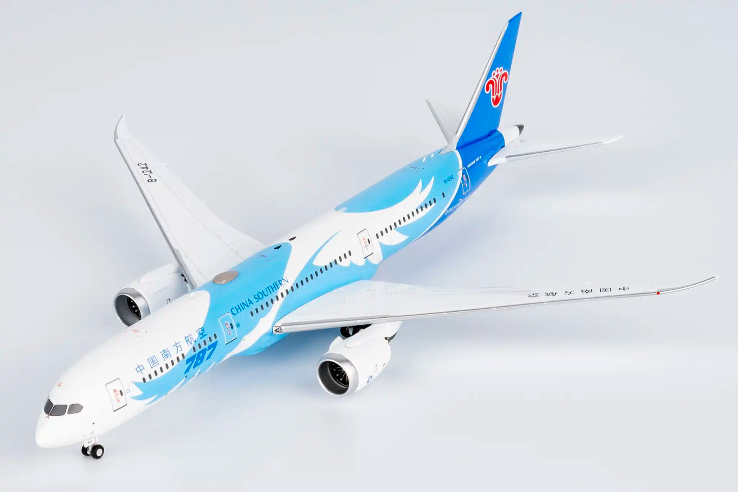 NG Models 1:400 China Southern Airlines Boeing 787-9 B-1242 "1sth 787-9" 24177