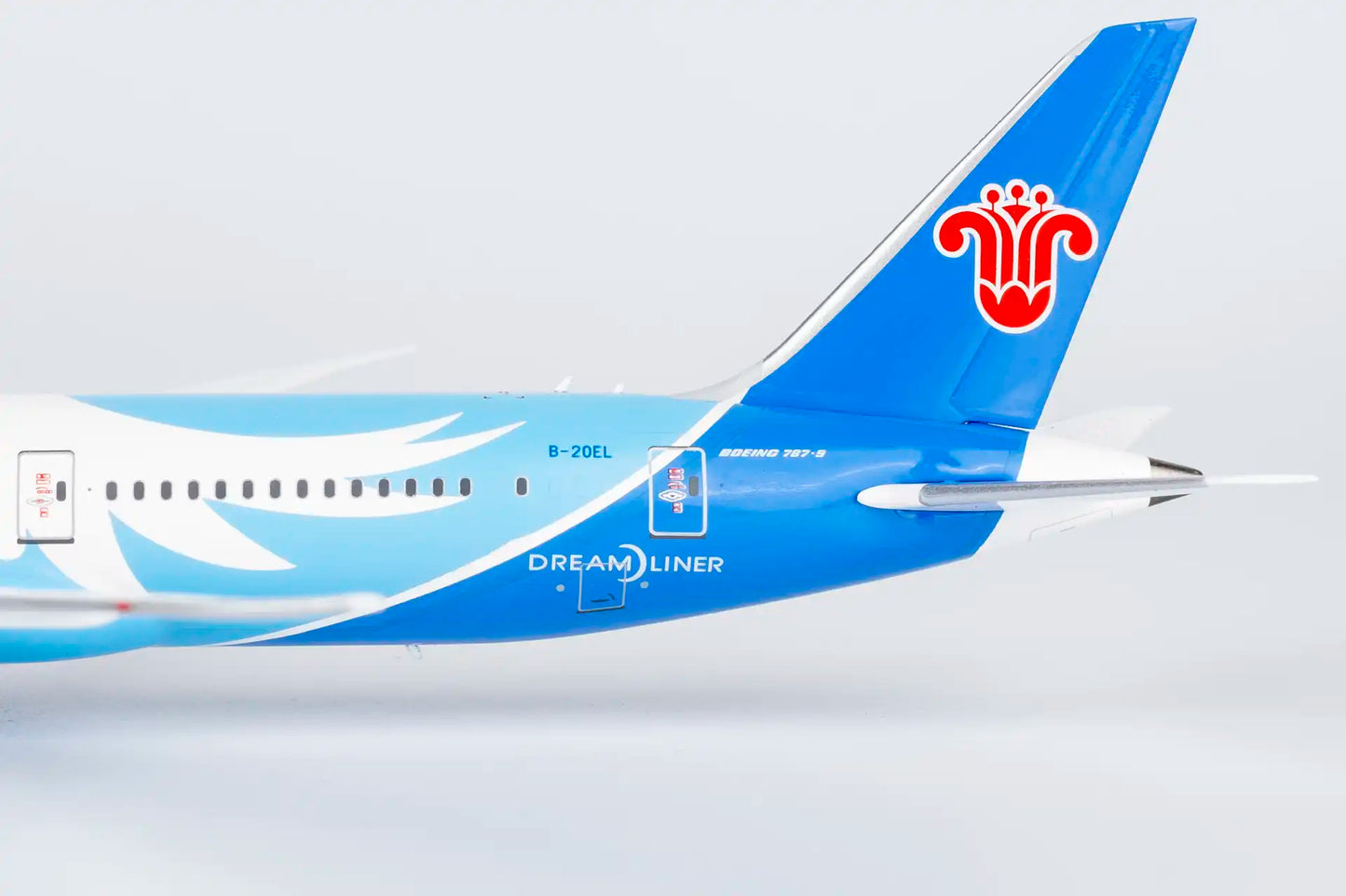 NG Models 1:400 China Southern Airlines Boeing 787-9 B-20EL 24179
