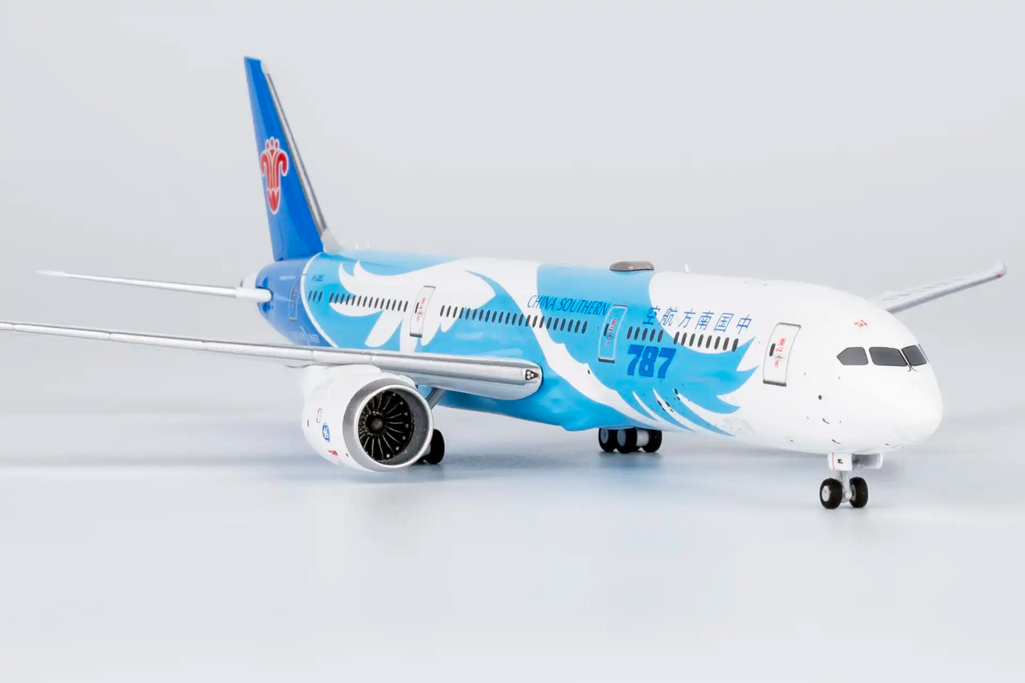 NG Models 1:400 China Southern Airlines Boeing 787-9 B-20EL 24179