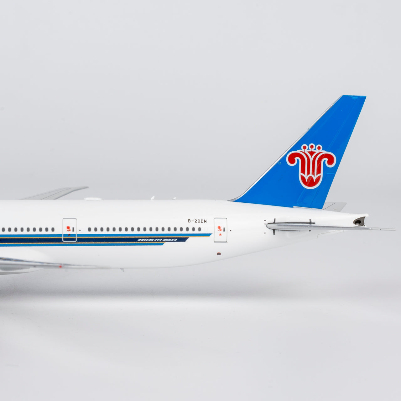NG Models 1:400 China Southern Airlines Boeing 777-300ER B-20DM 24206