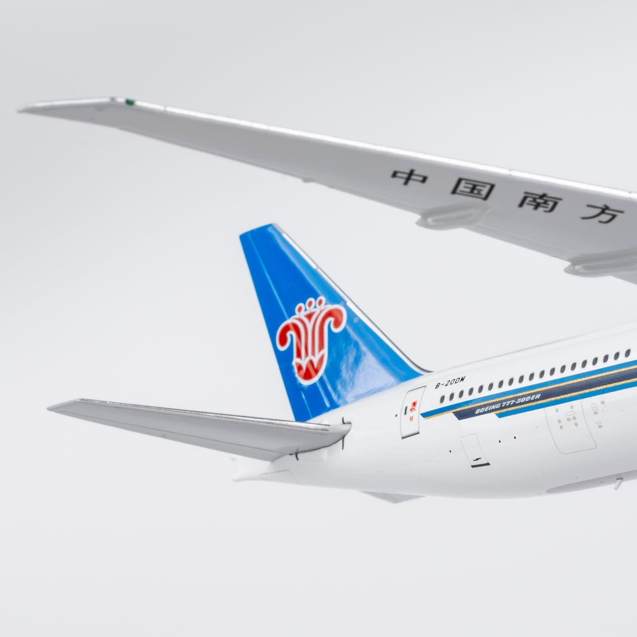 NG Models 1:400 China Southern Airlines Boeing 777-300ER B-20DM 24206