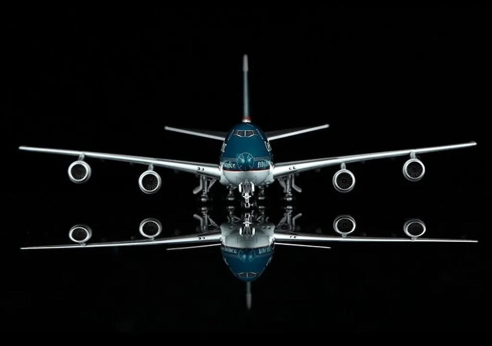 YY Wings 1:400 Cathay Pacific Boeing 747-200 B-HIB "Sprit of Hong Kong"
