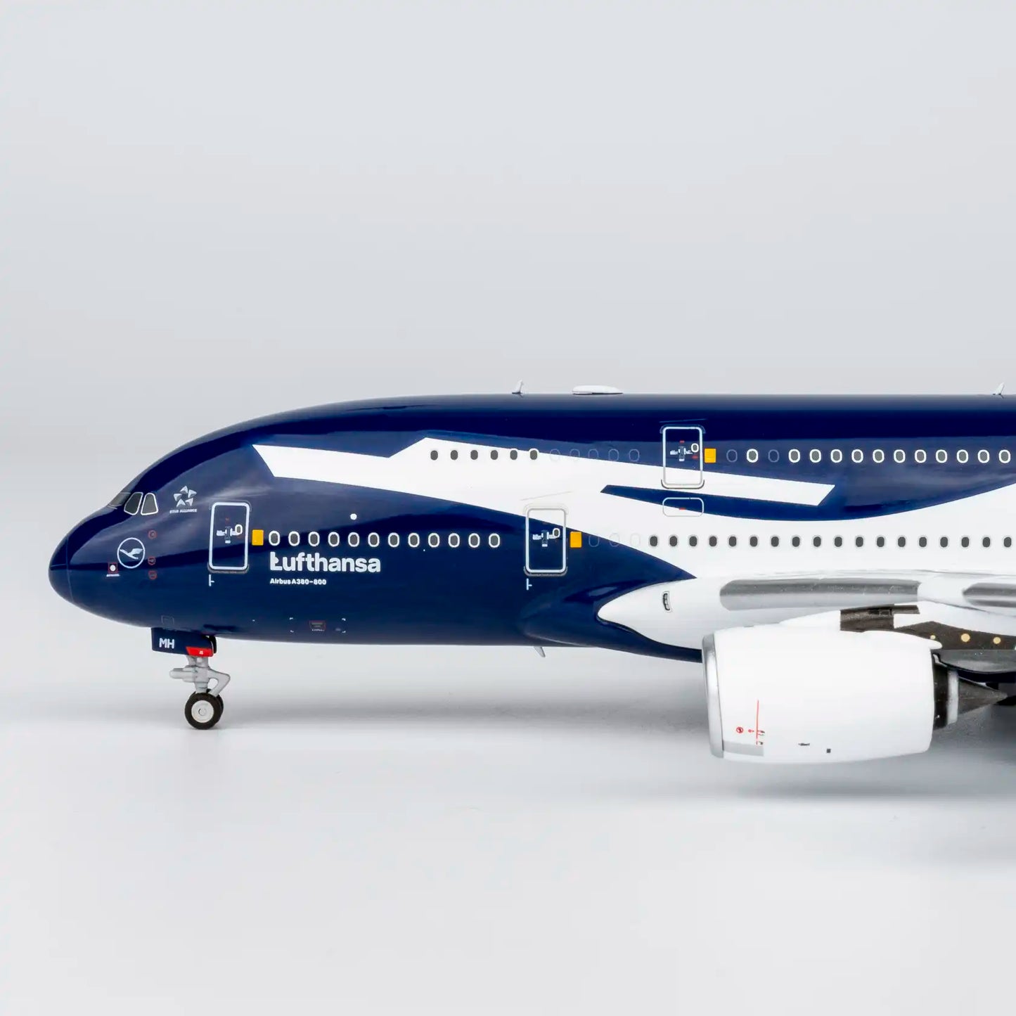 NG ULTIMATE 1:400 Lufthansa Airbus A380 D-AIMH "100 Years" 38001