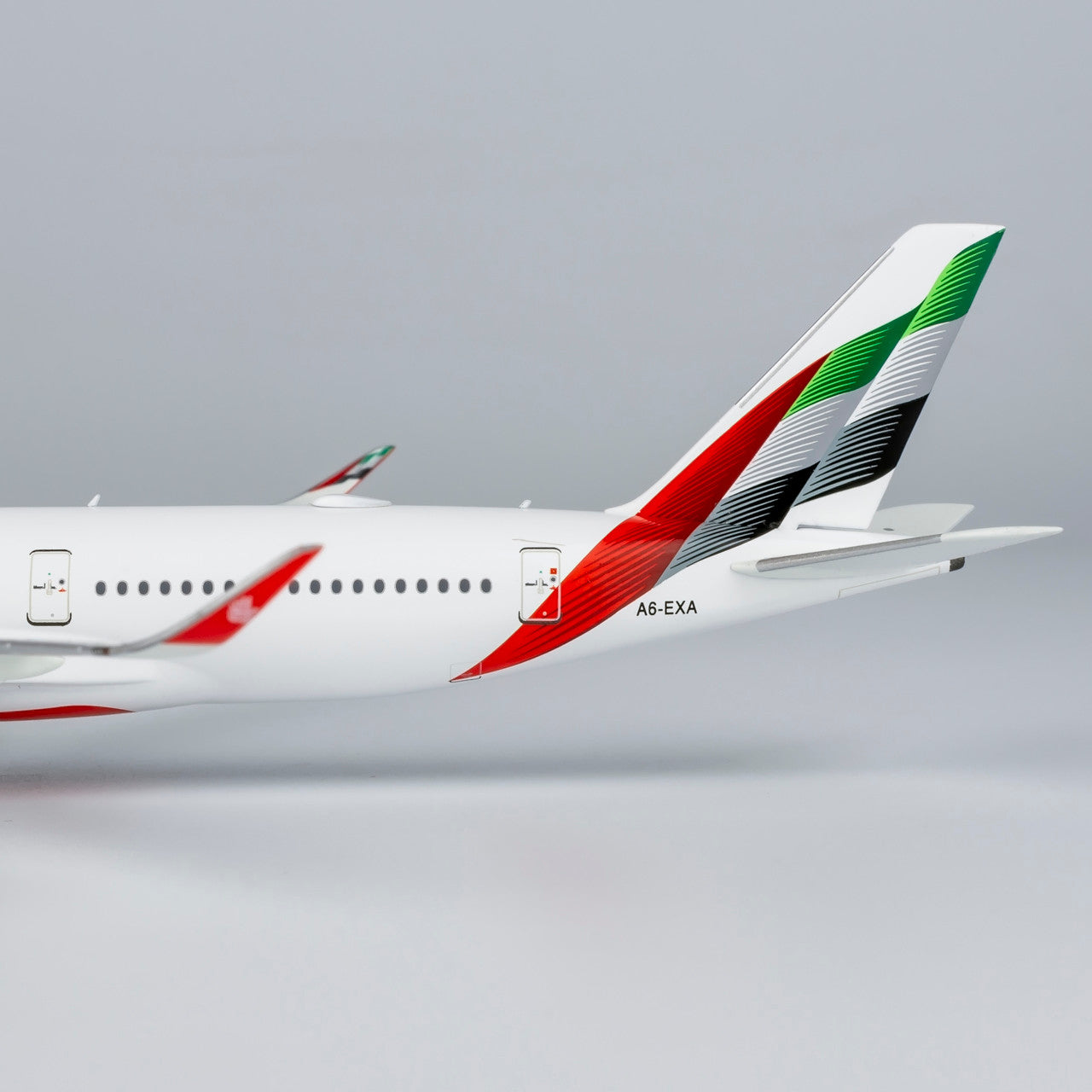 NG Models 1:400 Emirates Airbus A350-900 A6-EXA NG 39072