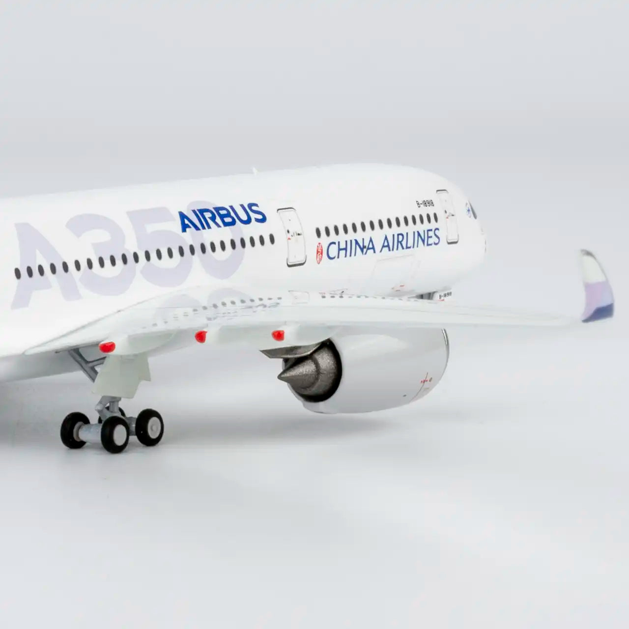 NG Models 1:400 China Airlines Airbus A350-900 B-18918 "Carbon Fiber" 39116