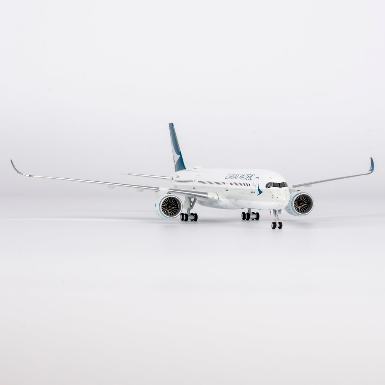 NG Models 1:400 Cathay Pacific Airbus A350-900 B-LQE 39110