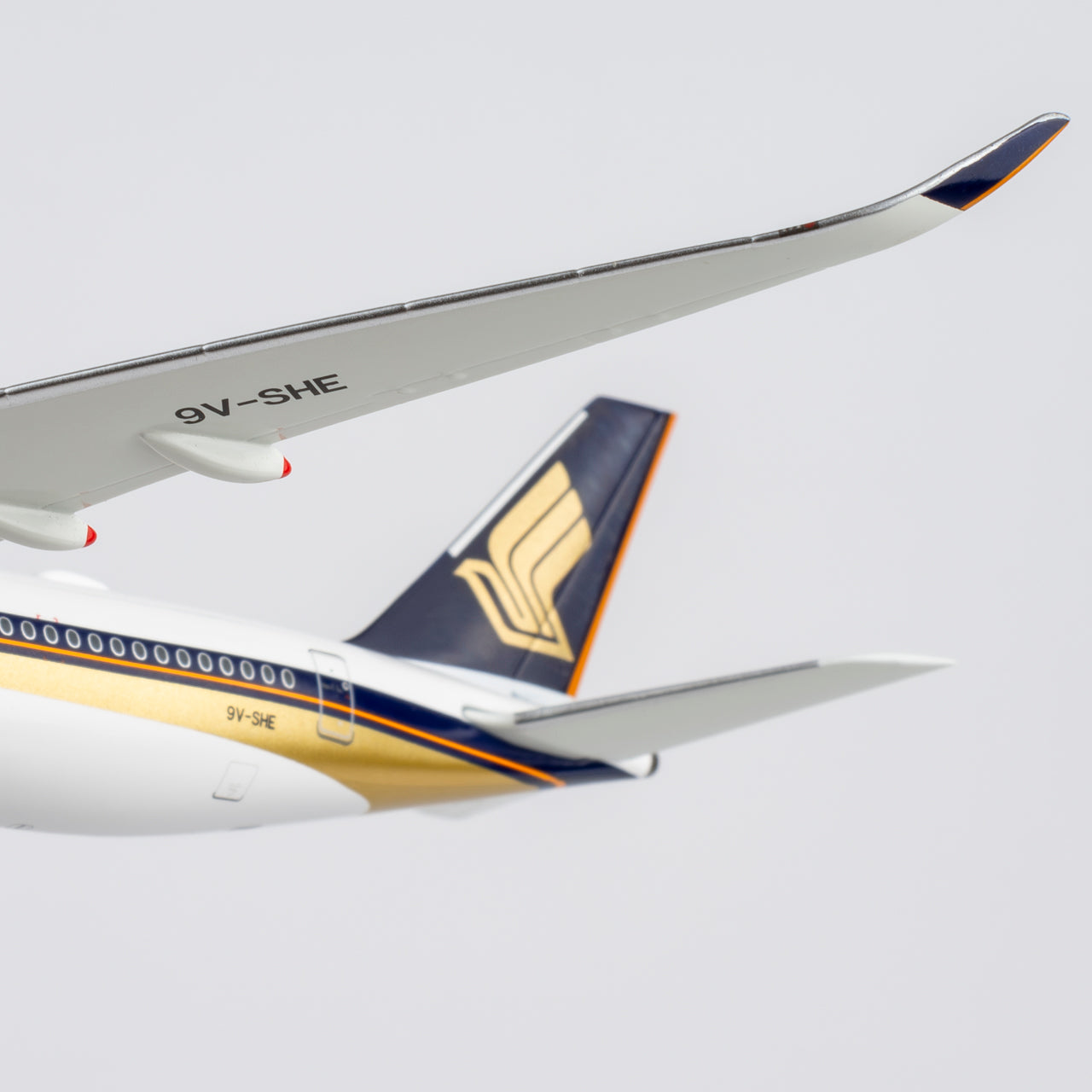 NG Models 1:400 Singapore Airlines Airbus A350-900 9V-SHE 39122