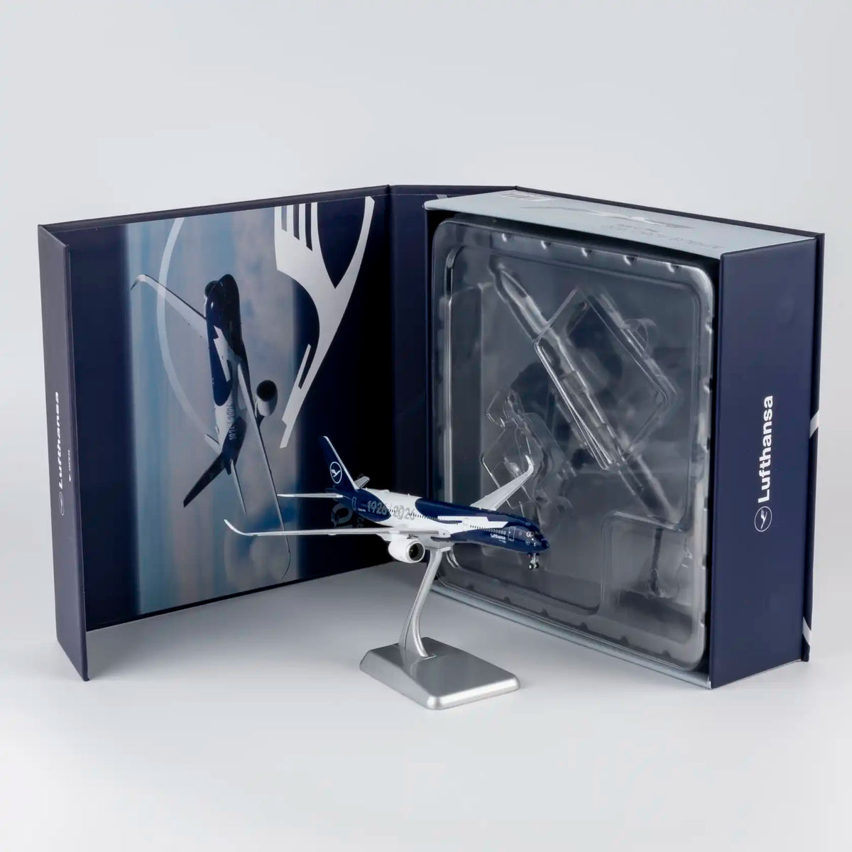 NG ULTIMATE 1:400 Lufthansa Airbus A350-900 D-AIXL "100 Years" 39130