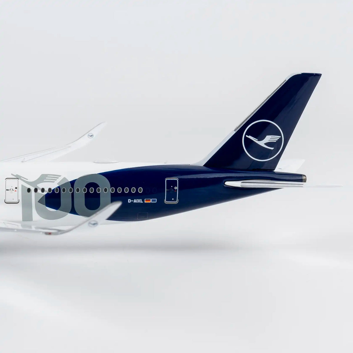 NG Models 1:400 Lufthansa Airbus A350-900 D-AIXL "100 Years" 39131