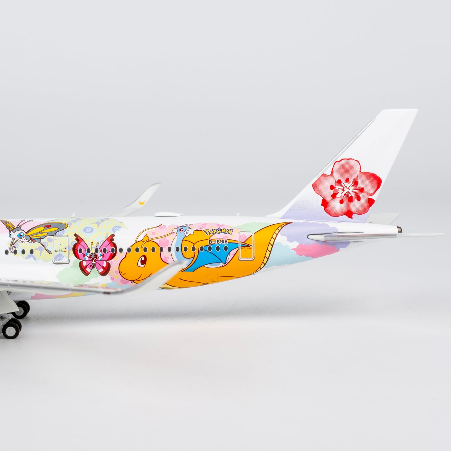 NG ULTIMATE 1:400 China Airlines Airbus A350-900 B-18916 "Pikachu Jet" 39133