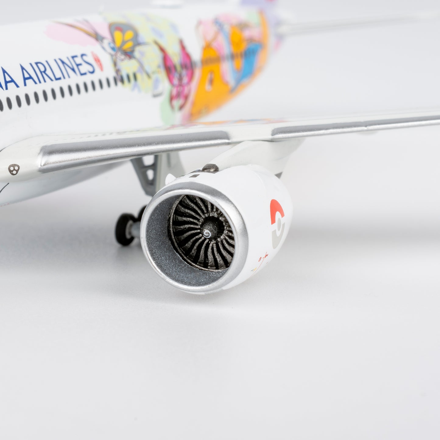NG ULTIMATE 1:400 China Airlines Airbus A350-900 B-18916 "Pikachu Jet" 39133