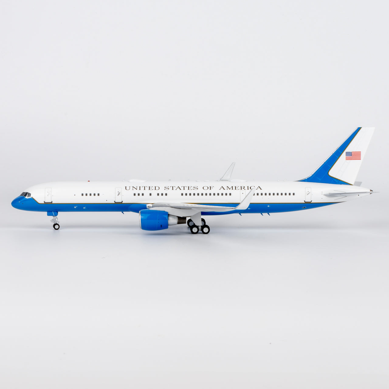 NG Models 1:200 USAF Boeing C-32A (757-200) 98-0001 42041