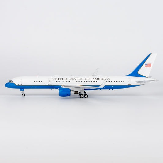 NG Models 1:200 USAF Boeing C-32A (757-200) 98-0001 42041