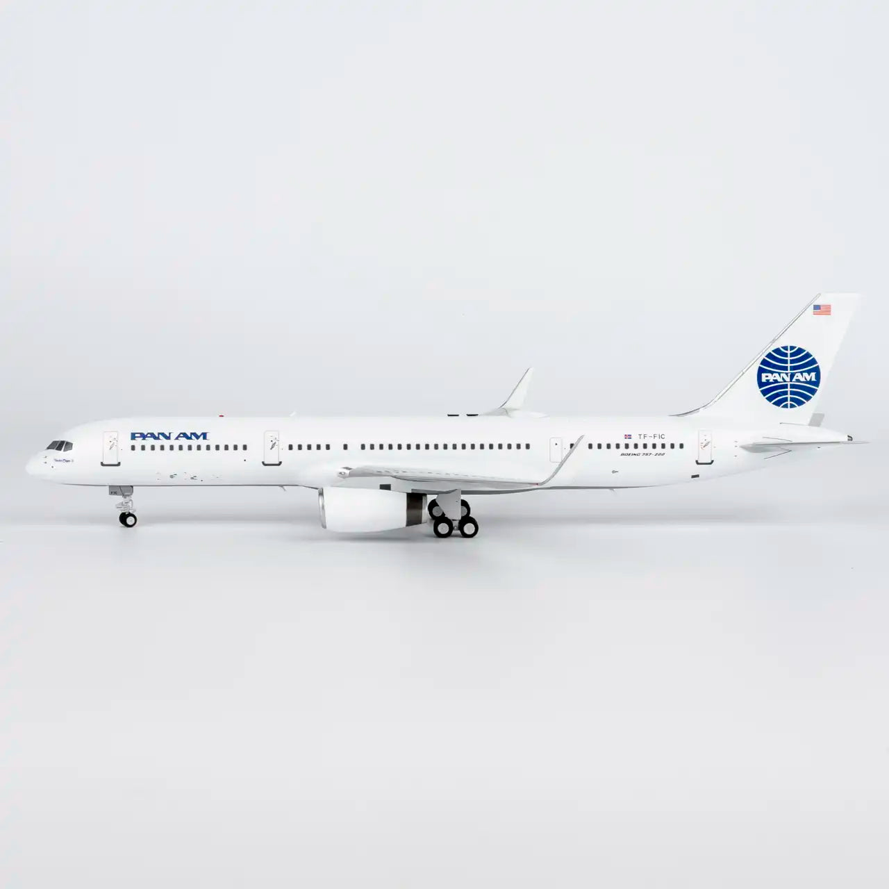 NG Models 1:200 Icelandair Boeing 757-200 TF-FIC "Pan Am" 42057