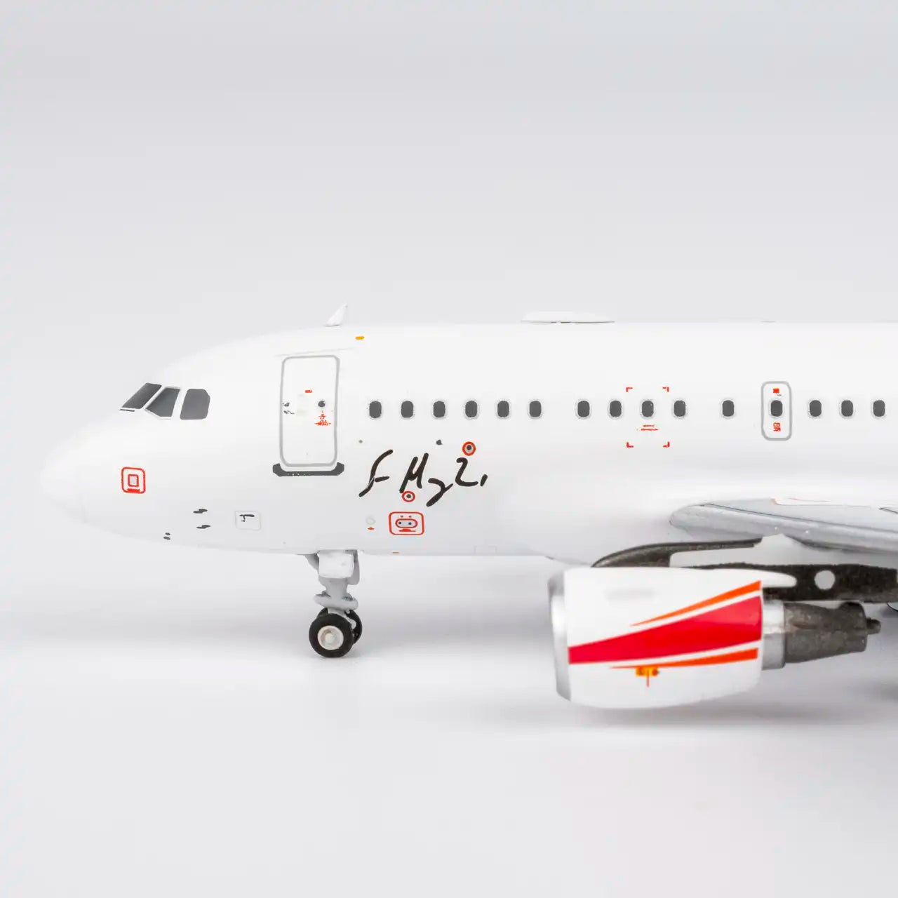 NG Models 1:400 Star Jet Airbus ACJ318 B-32JS 48032