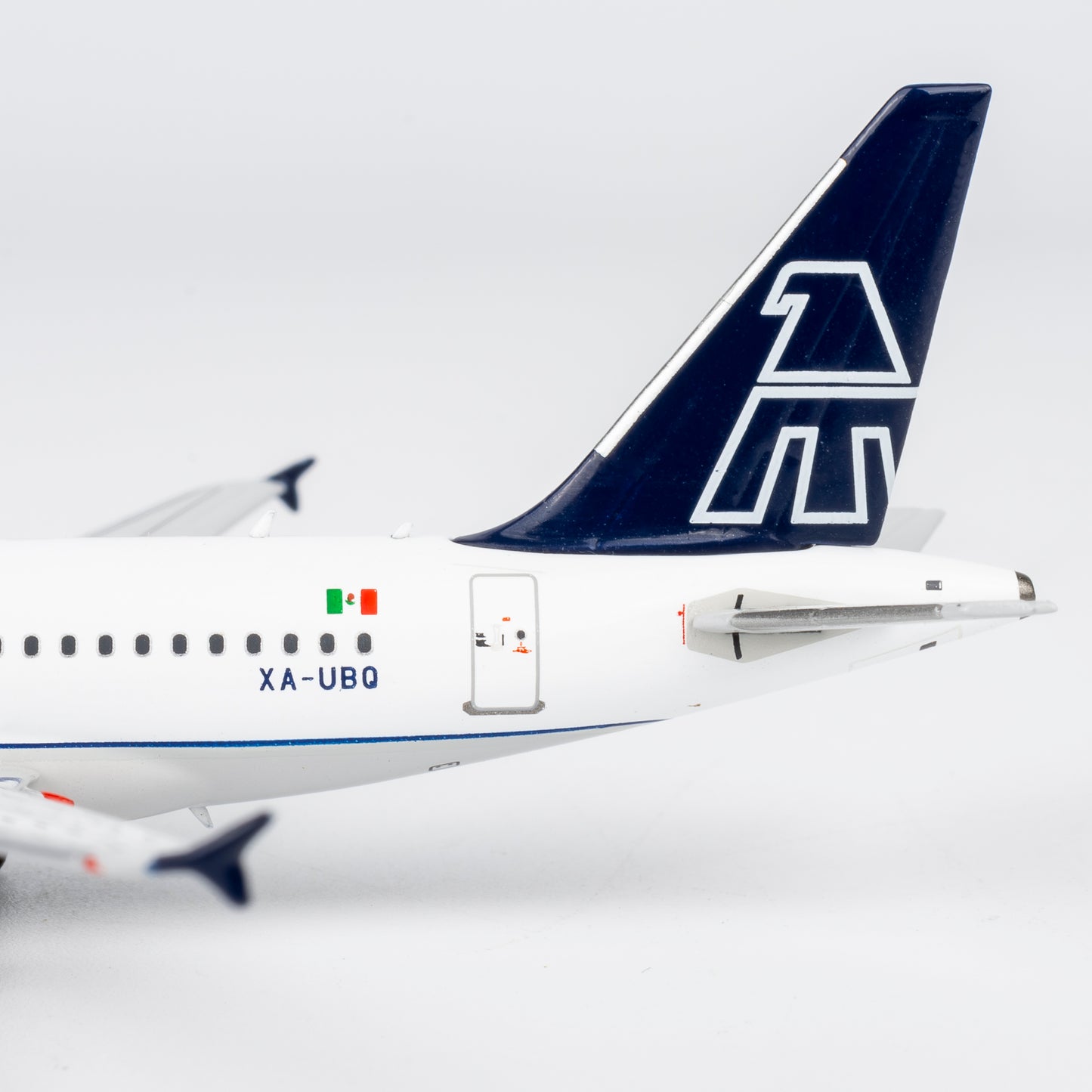 NG Models 1:400 Mexicana Airbus A318 XA-UBQ "Old Colors" 48029