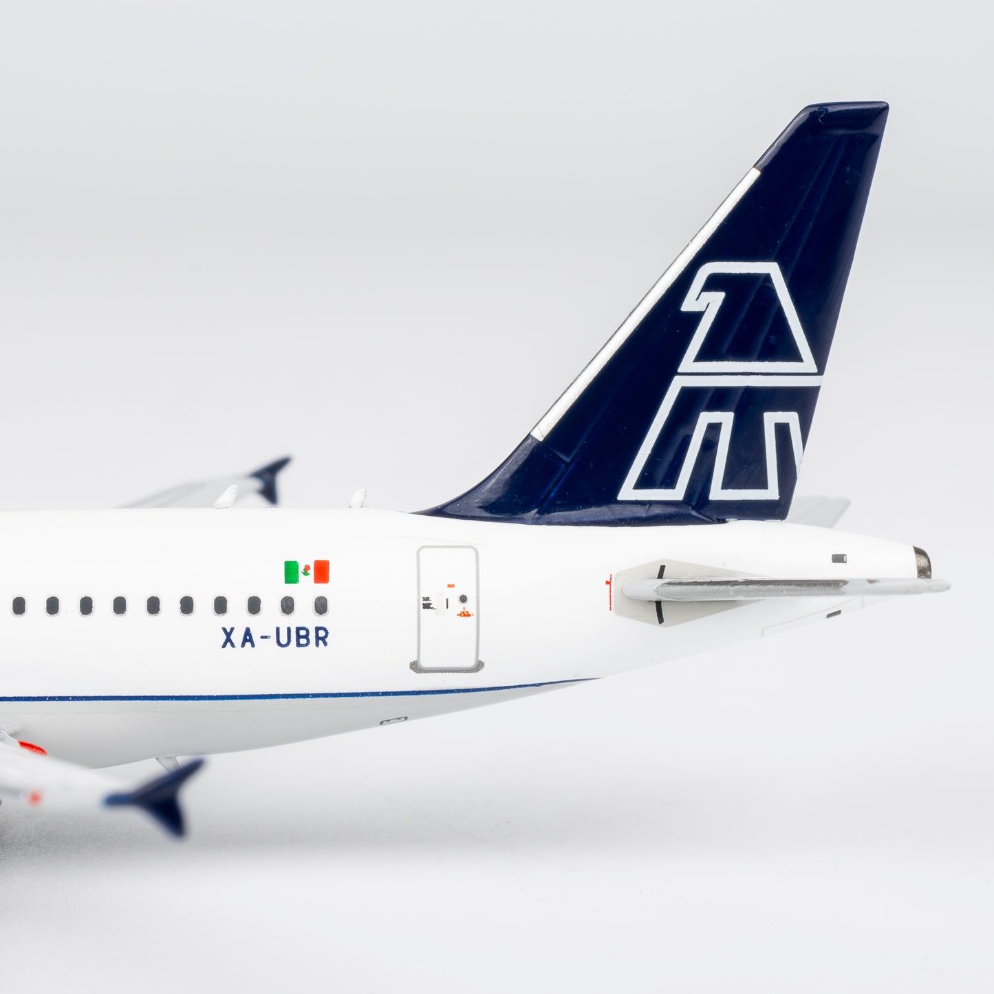 NG Models 1:400 Mexicana Airbus A318 XA-UBR "Old Colors" 48030
