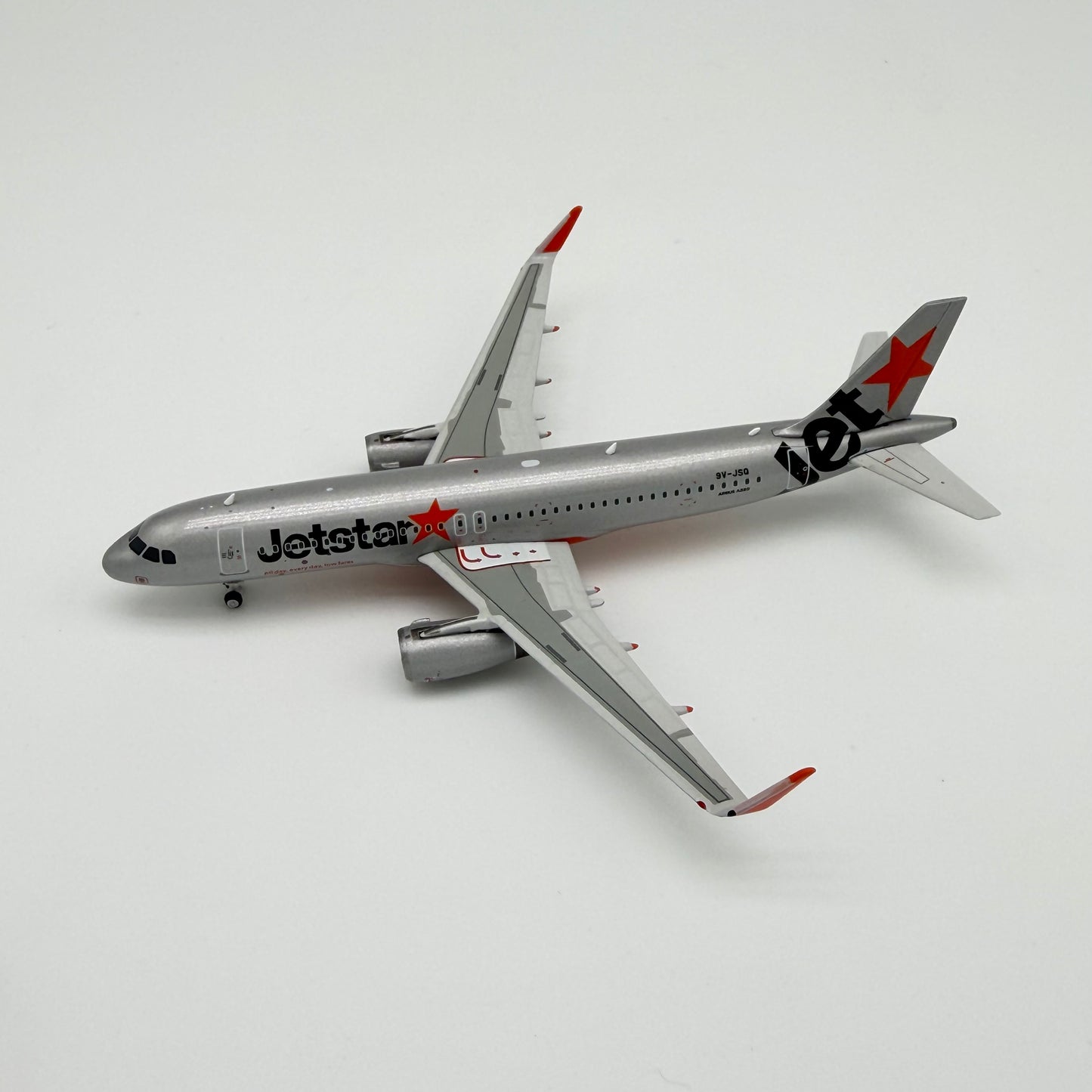 Phoenix Models 1:400 JetStar Singapore Airbus A320 9V-JSQ 12032