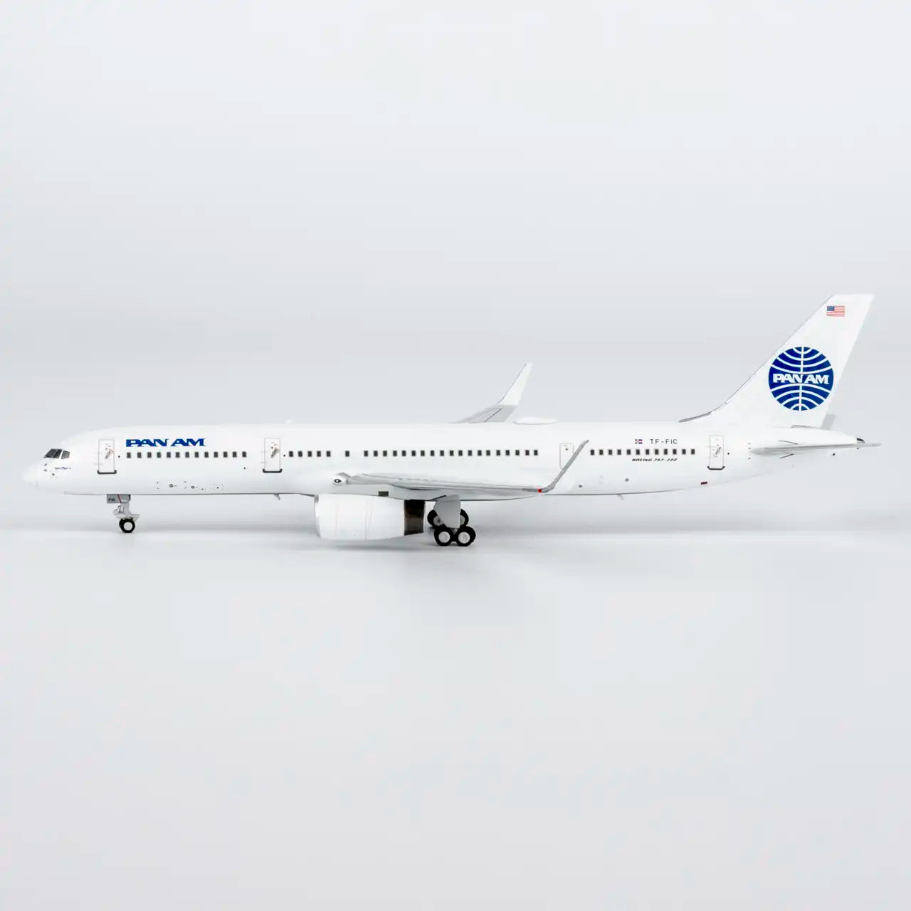 NG Models 1:400 Icelandair Boeing 757-200 TF-FIC "Pan Am" 53210