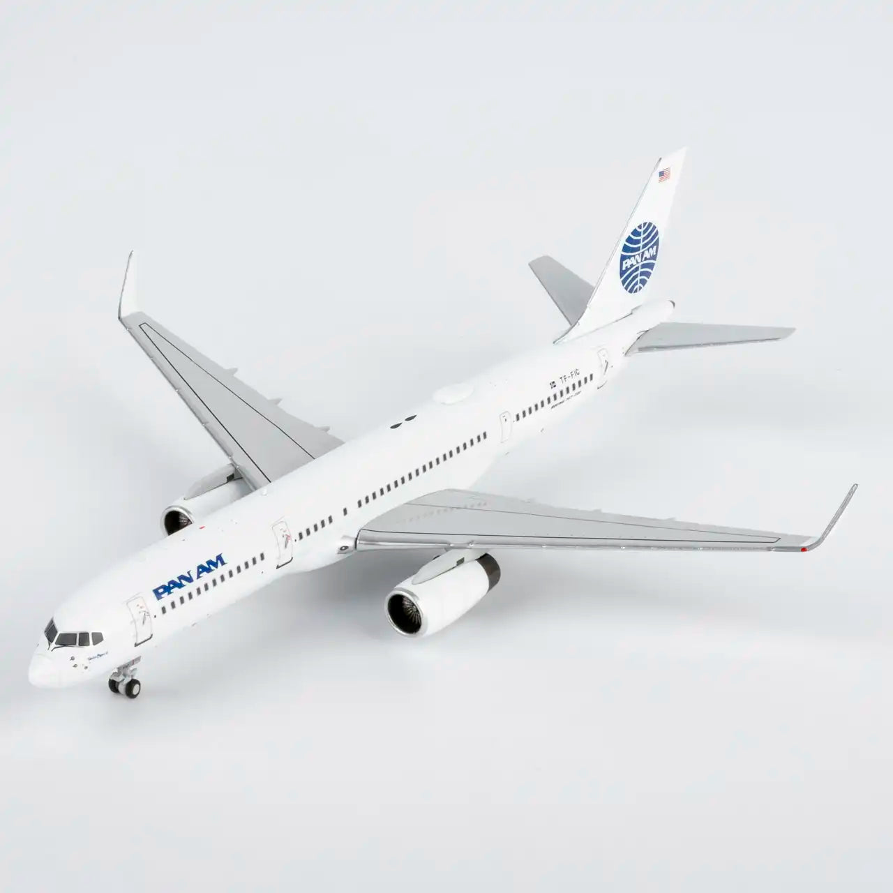 NG Models 1:400 Icelandair Boeing 757-200 TF-FIC "Pan Am" 53210