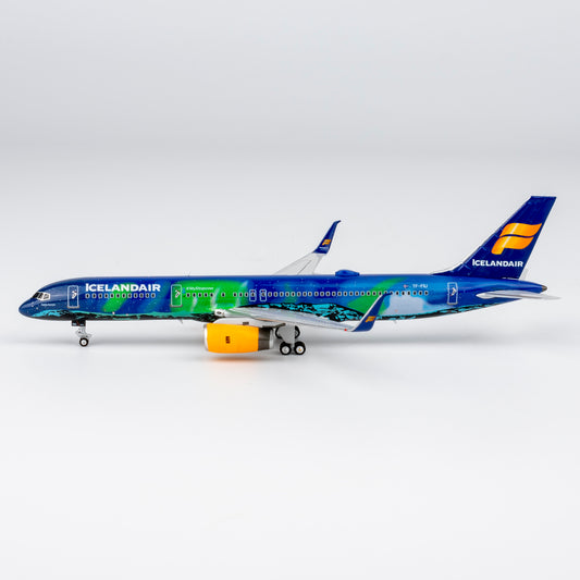 Pre-Order NG Models 1:400 Icelandair Boeing 757-200 TF-FIU "Aurora" 53213