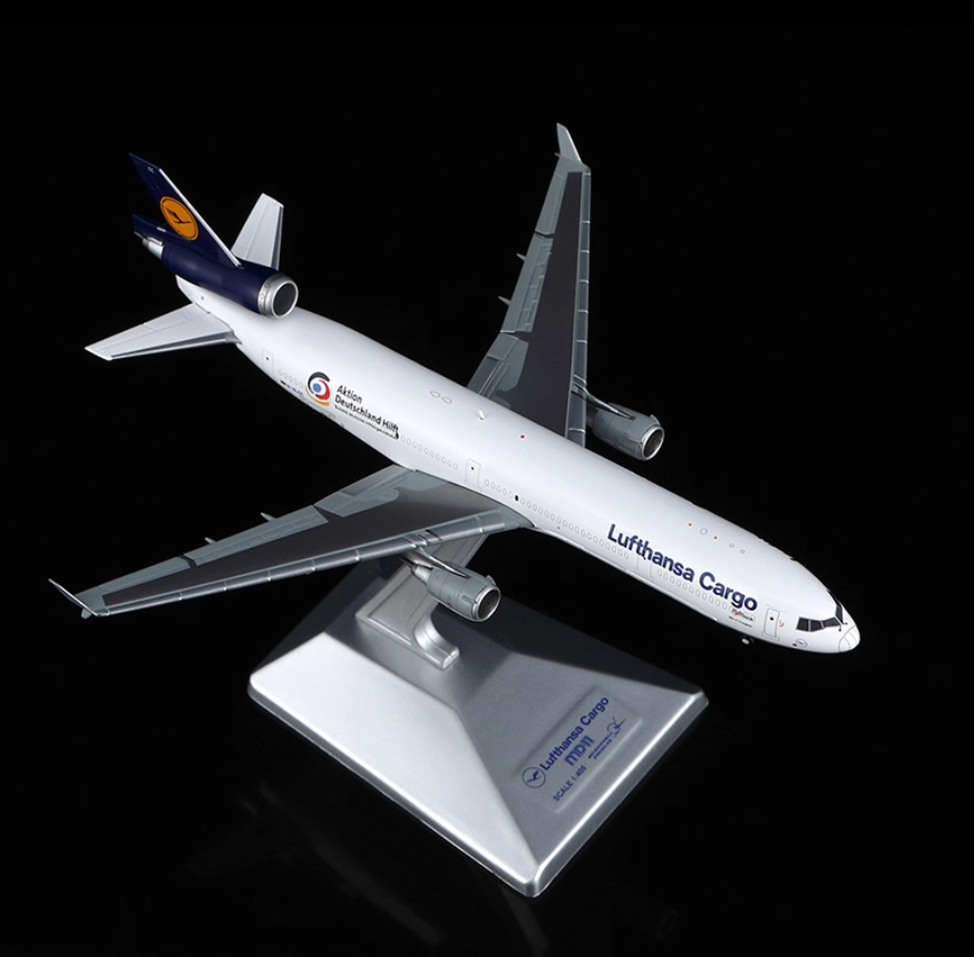 YY Wings 1:400 Lufthansa Cargo McDonnell Douglas MD-11F D-ALCC "Aktion Deutschland Hilft"