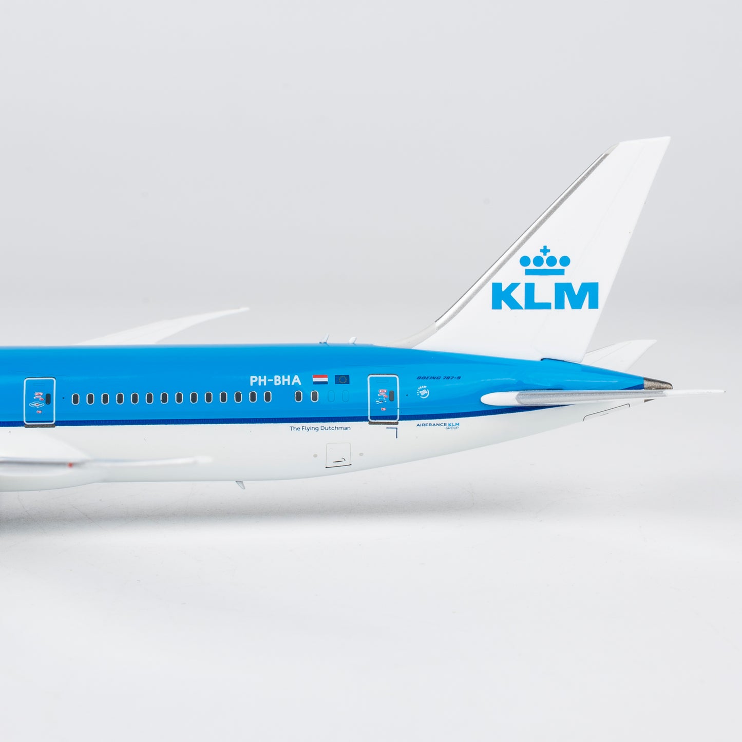 NG Models 1:400 KLM Boeing 787-9 PH-BHA "Carnation/Anjer" 55148