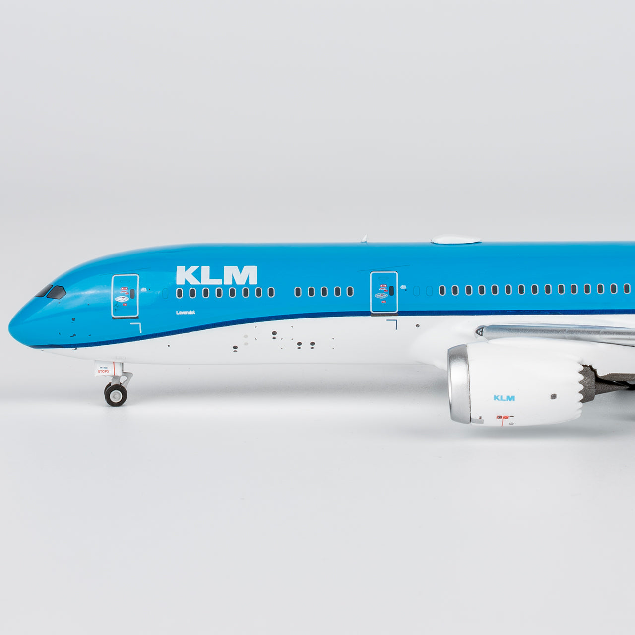 NG Models 1:400 KLM Royal Dutch Airlines Boeing 787-9 PH-BHI "Without Crown" 55150