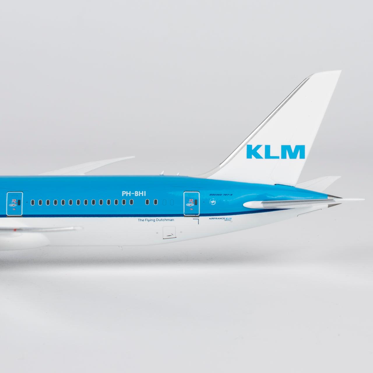 NG Models 1:400 KLM Royal Dutch Airlines Boeing 787-9 PH-BHI "Without Crown" 55150