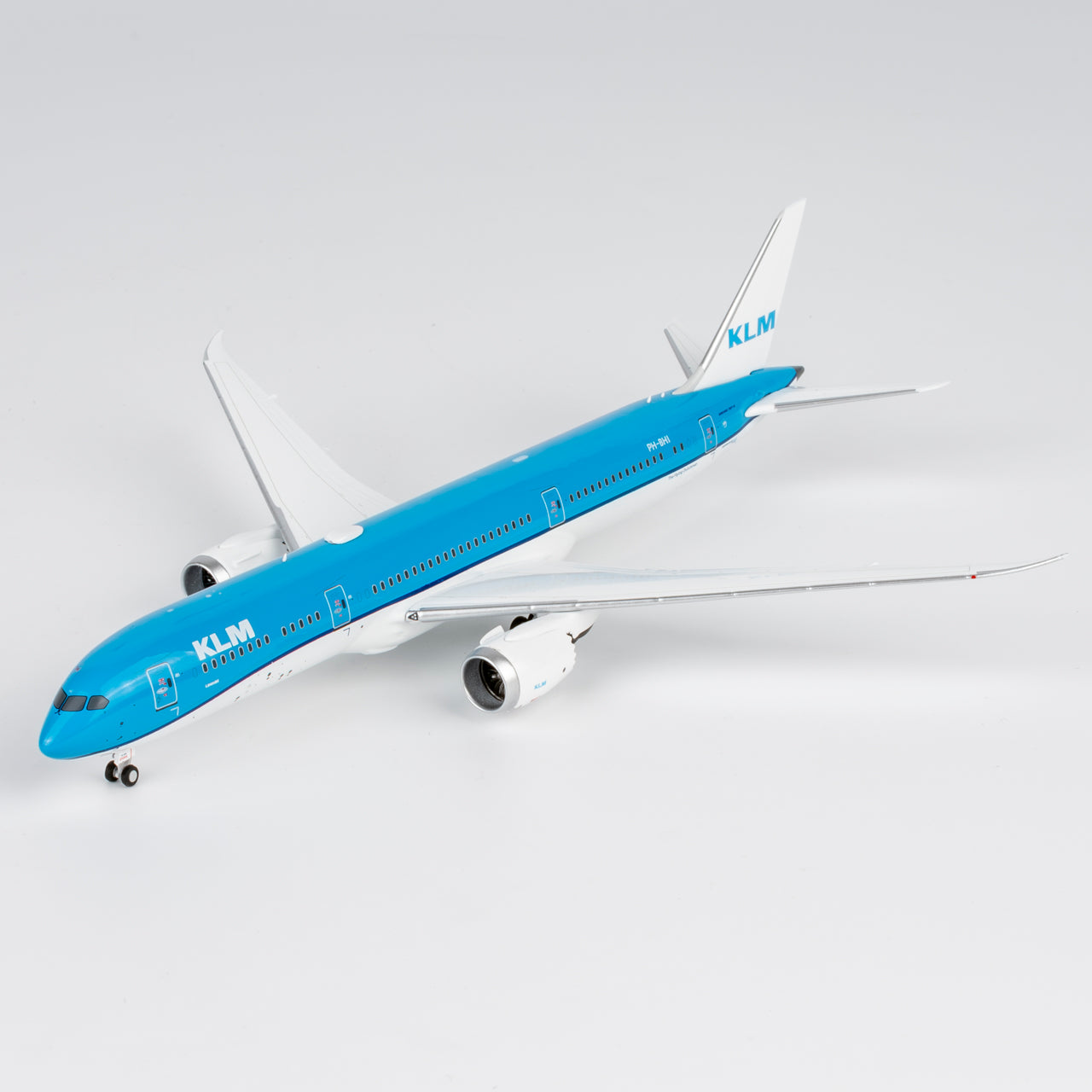 NG Models 1:400 KLM Royal Dutch Airlines Boeing 787-9 PH-BHI "Without Crown" 55150