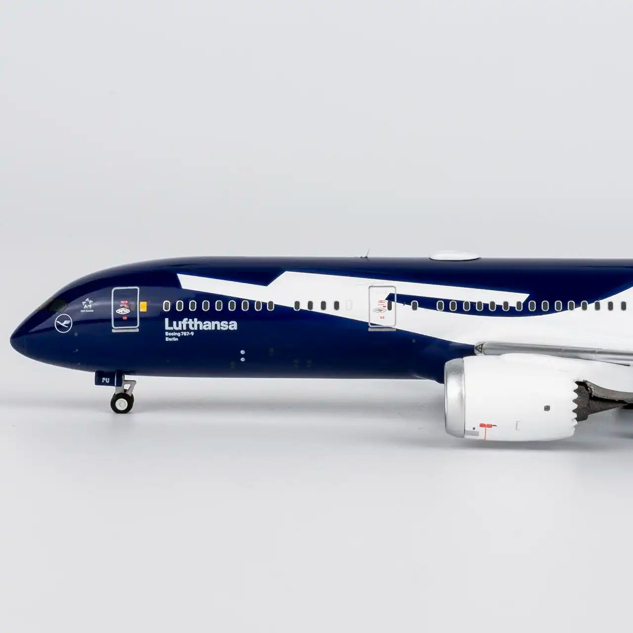 NG Models 1:400 Lufthansa Boeing 787-9 D-ABPU "100th Anniversary" 55153